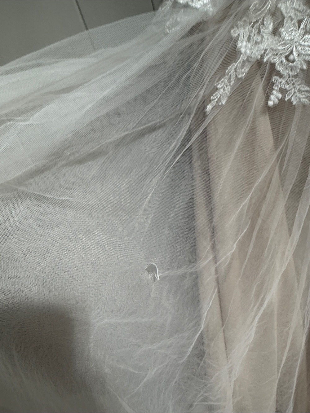 David's Bridal Ivory Lace Applique Tulle Flower Girl Dress - Picture 5 of 5